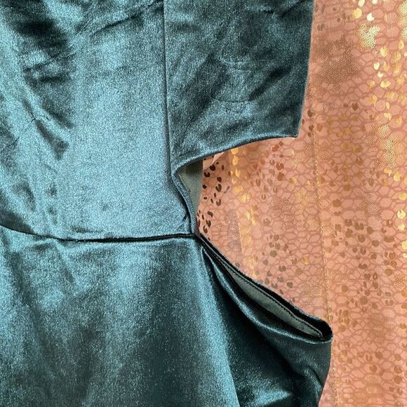 Lulus Cabaret cutie emerald green velvet cutout bodycon mini dress, size L NWT - Picture 6 of 7